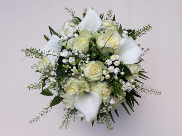 Petit bouquet de fleurs jaunes et jaunes